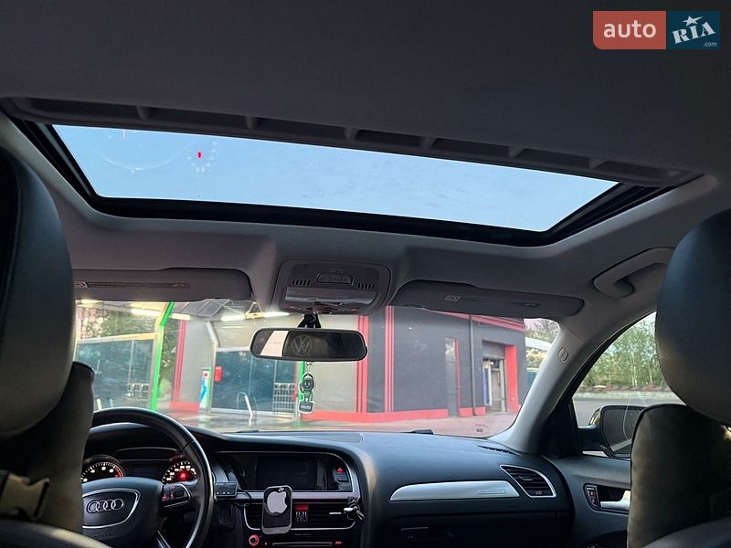Седан Audi A4 2013 в Ровно