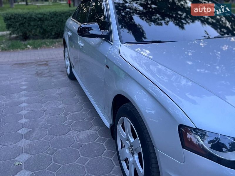 Седан Audi A4 2012 в Киеве