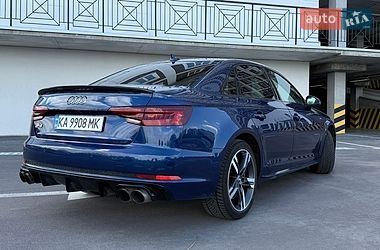 Седан Audi A4 2017 в Києві