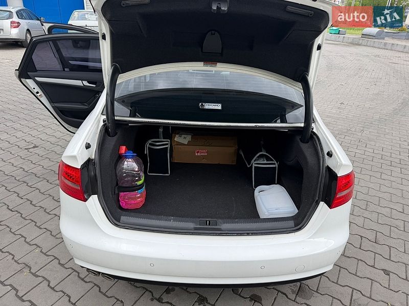 Седан Audi A4 2015 в Хмельницком