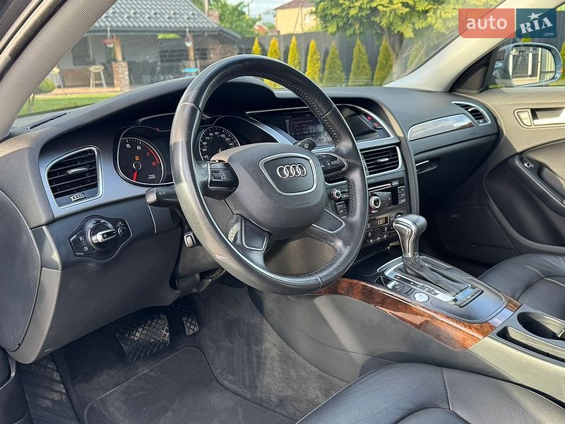 Седан Audi A4 2014 в Львове