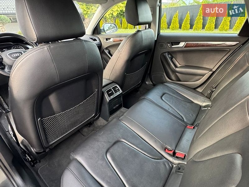 Седан Audi A4 2014 в Львове