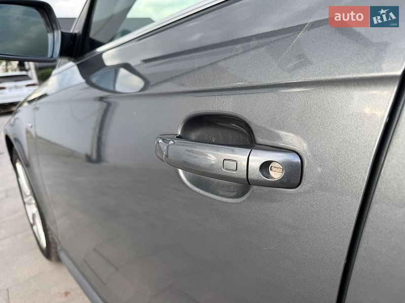 Седан Audi A4 2014 в Львове
