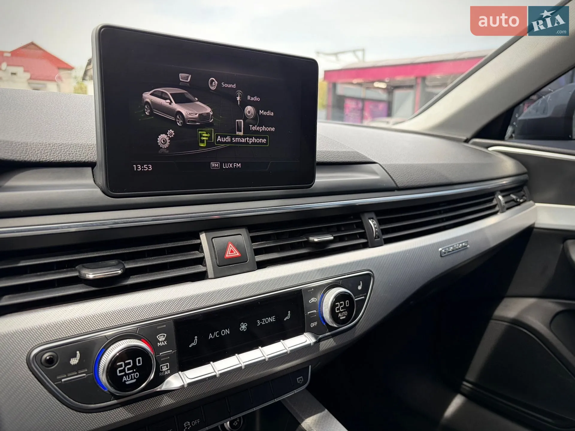 Audi A4 2017 VIN WAUDNAF47JA065150 фото оголошення 32 з 35
