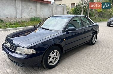 Седан Audi A4 1997 в Львове