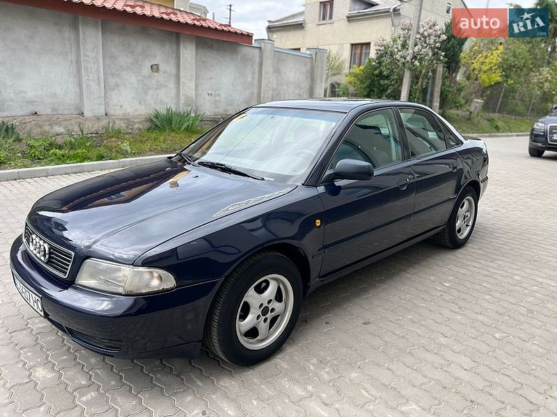 Седан Audi A4 1997 в Львове