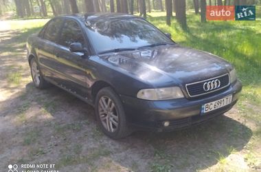 Седан Audi A4 1998 в Золочеві