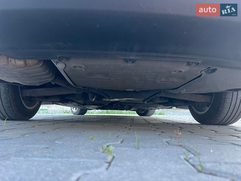 Седан Audi A4 2011 в Сторожинці