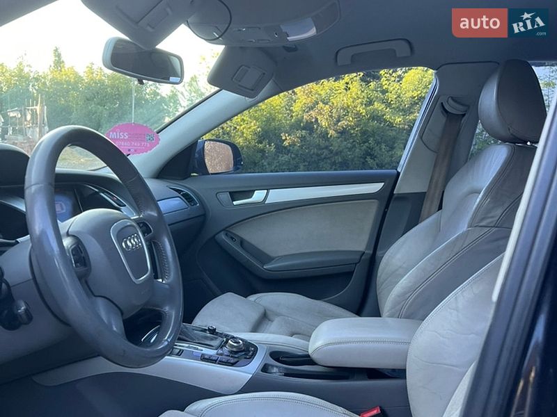 Седан Audi A4 2011 в Сторожинці