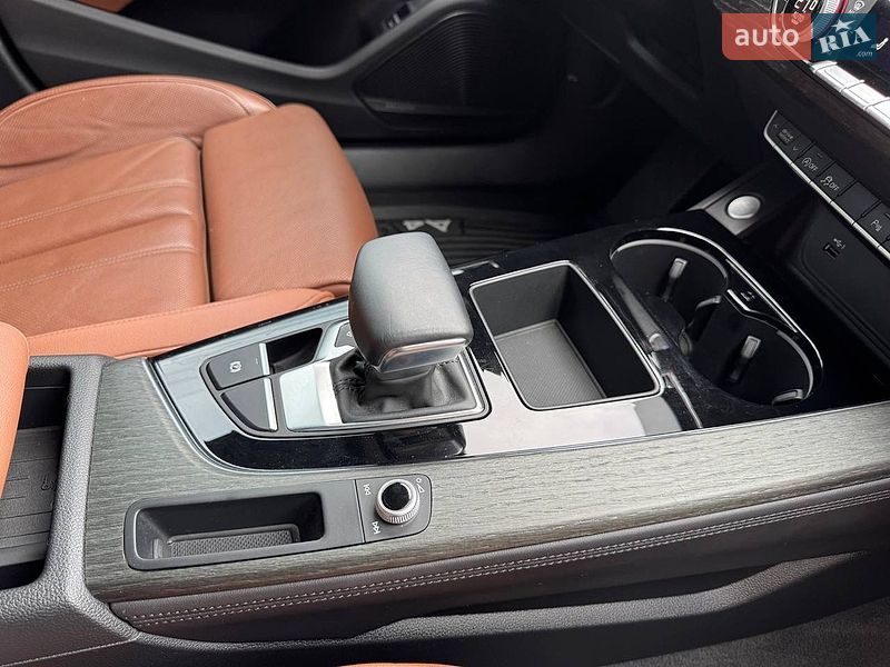 Седан Audi A4 2021 в Виннице