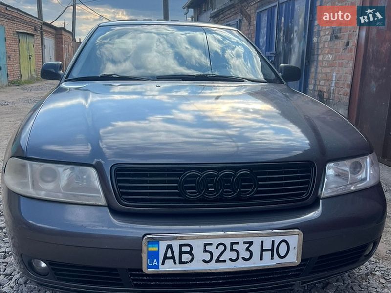 Седан Audi A4 1997 в Виннице