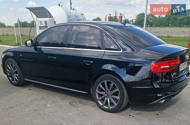 Седан Audi A4 2015 в Рава-Руській