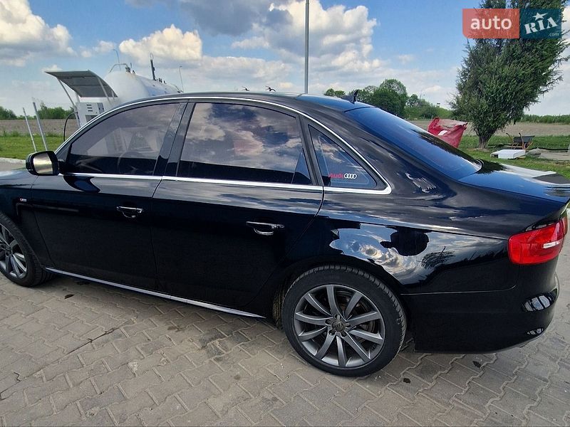 Седан Audi A4 2015 в Рава-Русской