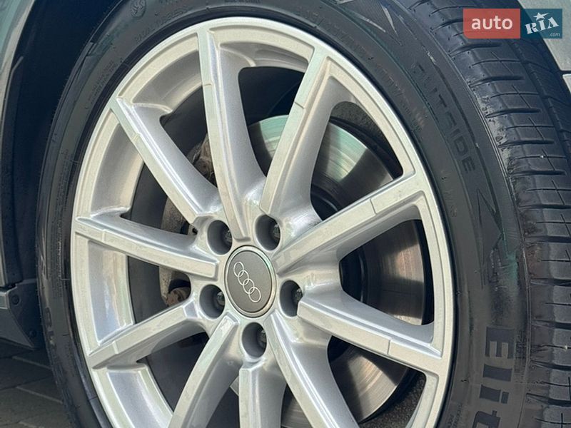 Седан Audi A4 2015 в Хмельницком