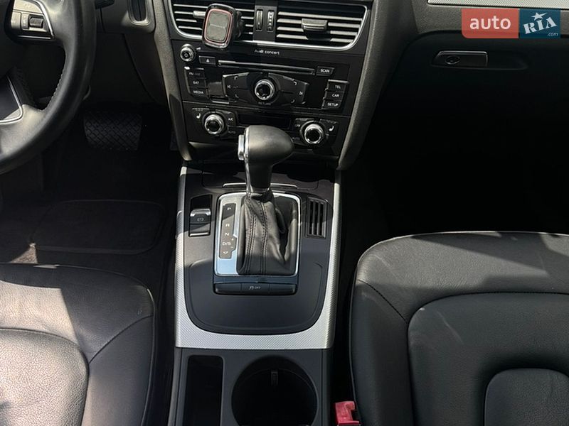 Седан Audi A4 2015 в Хмельницком