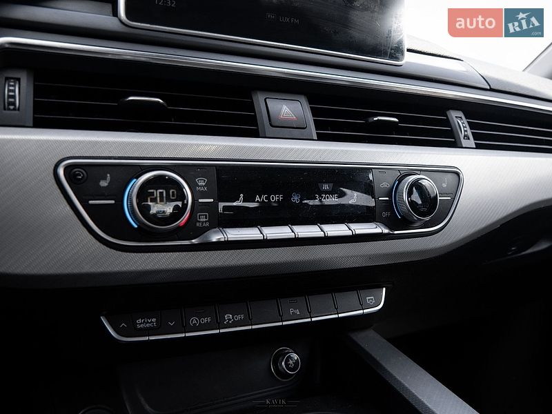 Седан Audi A4 2016 в Львове