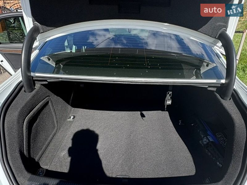 Седан Audi A4 2015 в Калинівці