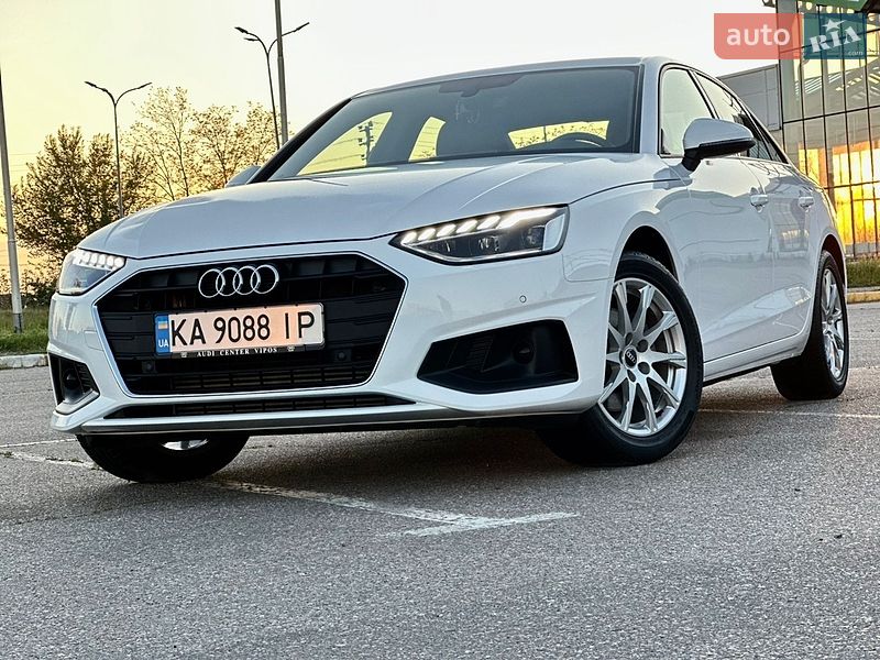 Седан Audi A4 2022 в Одессе