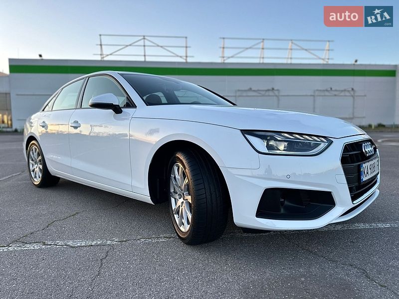 Седан Audi A4 2022 в Одессе