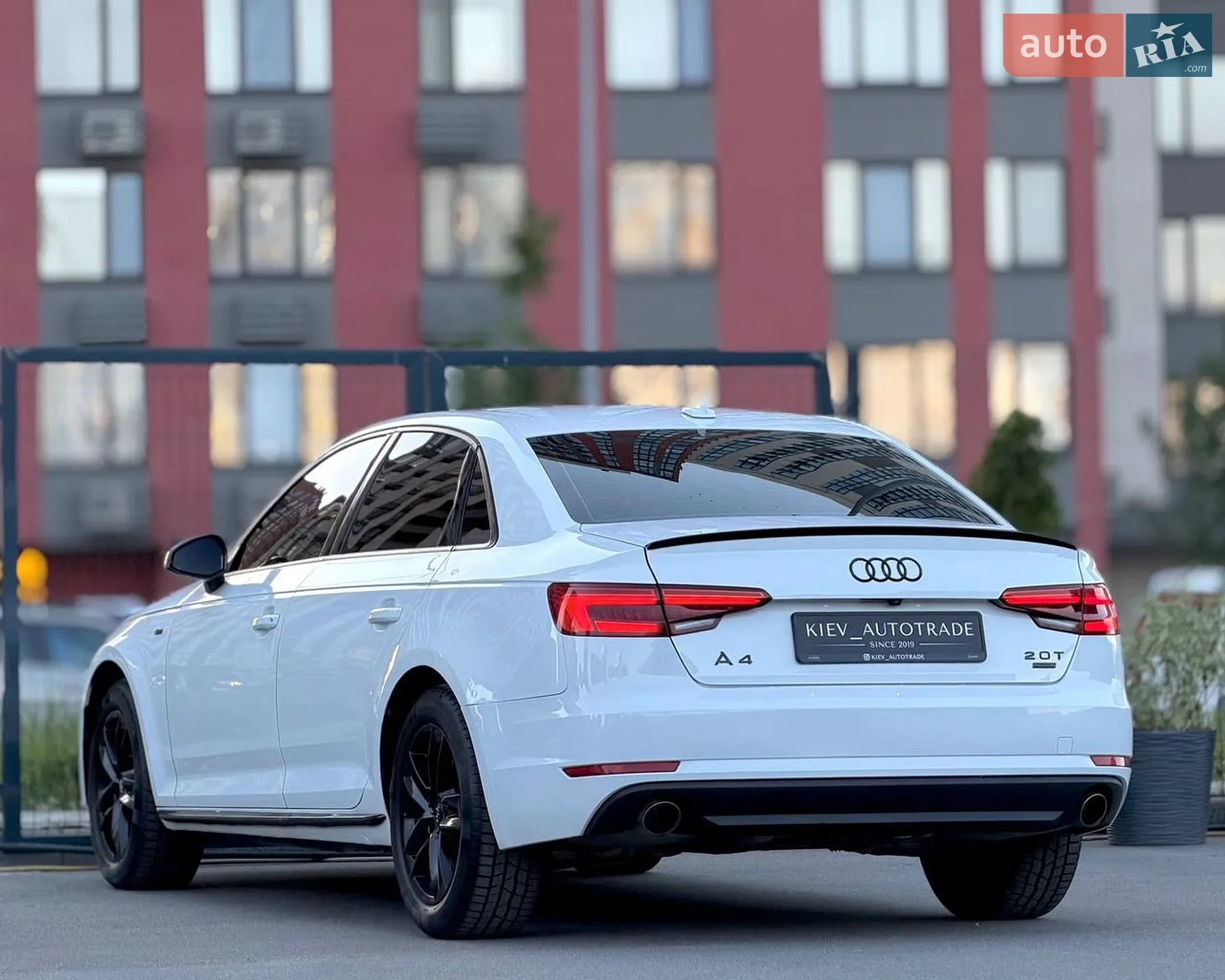 2017 Audi A4 - мініатюра 12