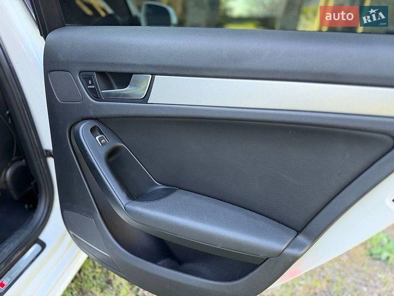Седан Audi A4 2013 в Олександрії