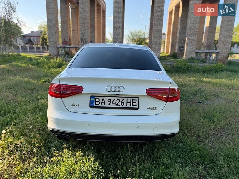 Седан Audi A4 2013 в Олександрії