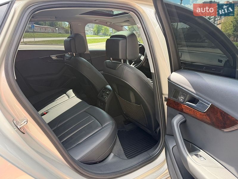 Седан Audi A4 2017 в Львові