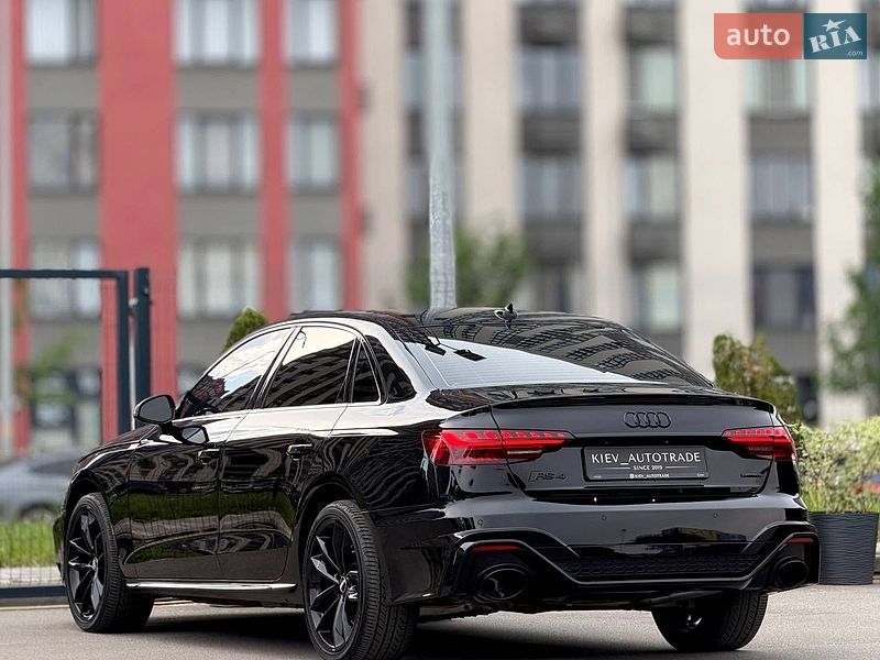 Седан Audi A4 2021 в Киеве