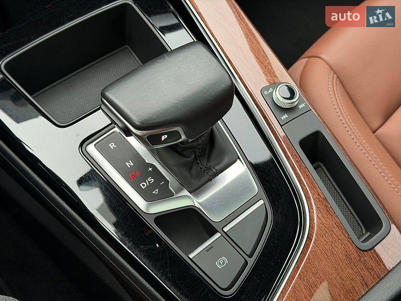 Седан Audi A4 2021 в Киеве