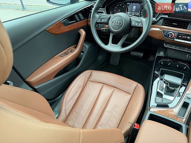 Седан Audi A4 2021 в Киеве