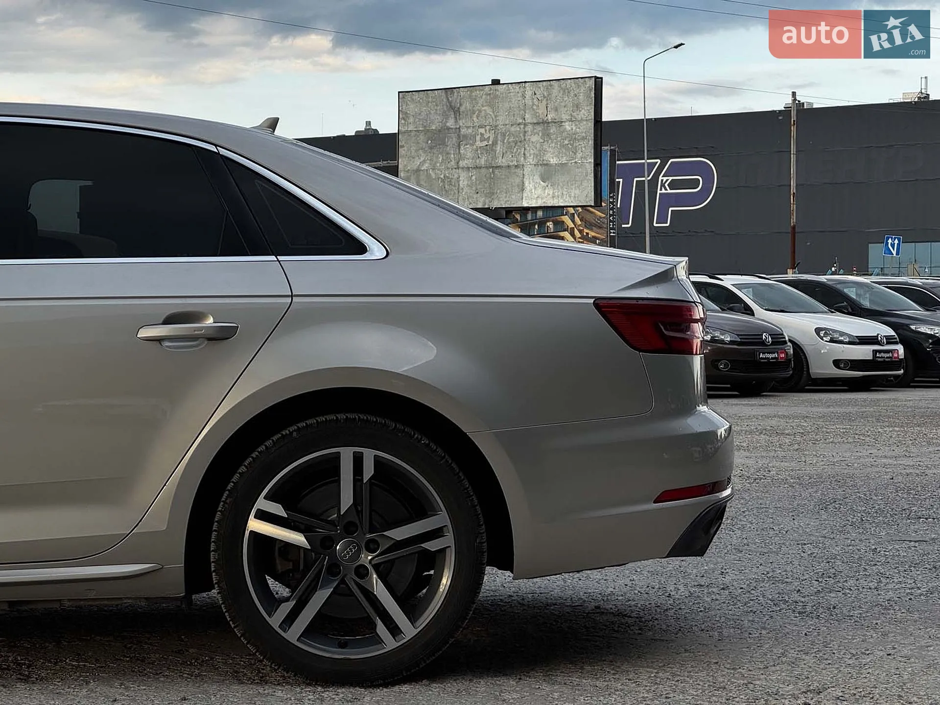 2016 Audi A4 - мініатюра 8