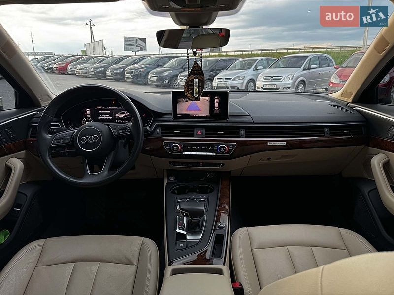 Седан Audi A4 2016 в Львове
