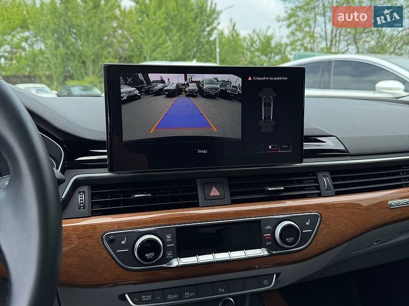 Седан Audi A4 2021 в Львове