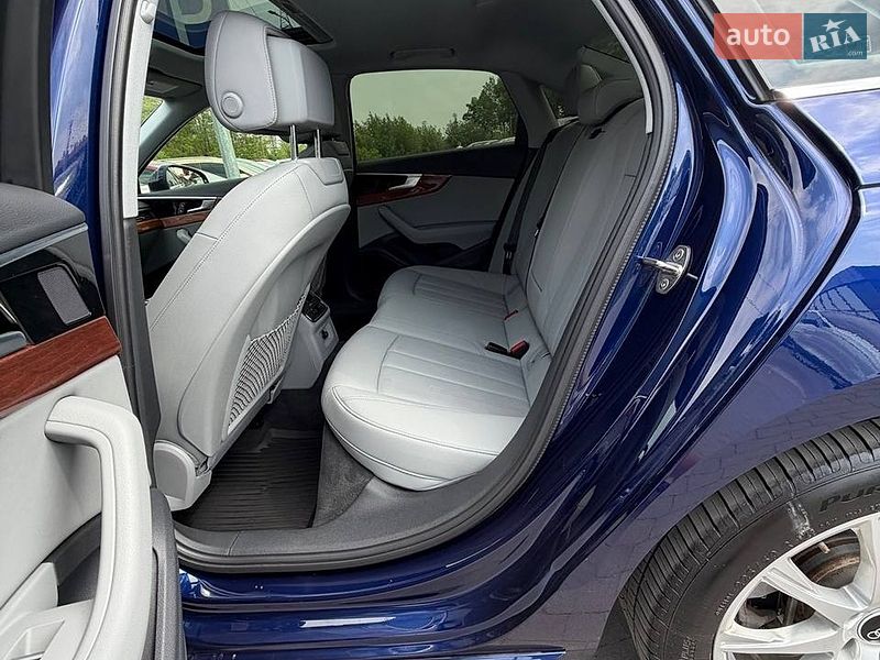 Седан Audi A4 2021 в Львове