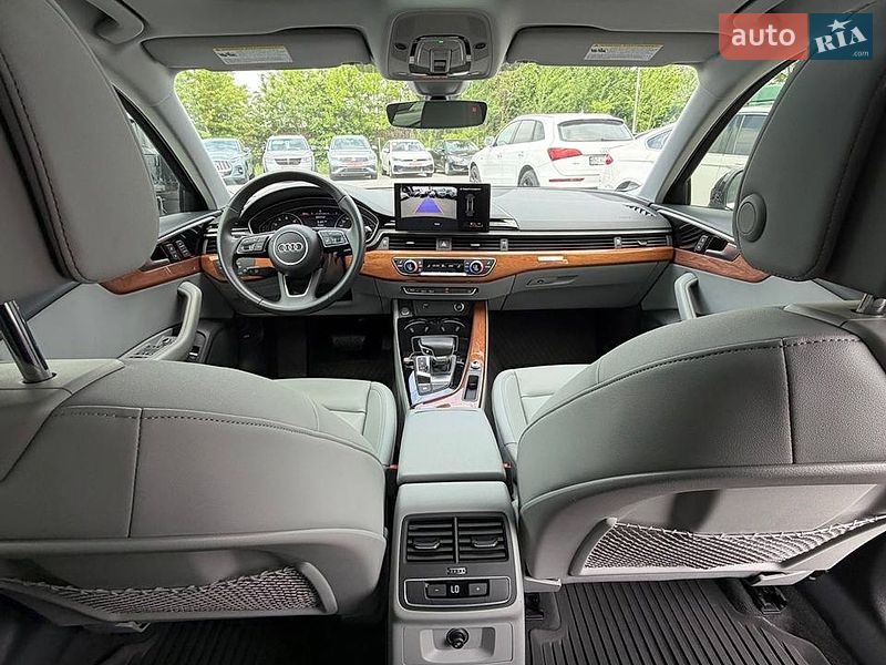 Седан Audi A4 2021 в Львове