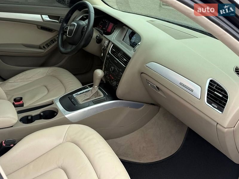 Седан Audi A4 2012 в Днепре
