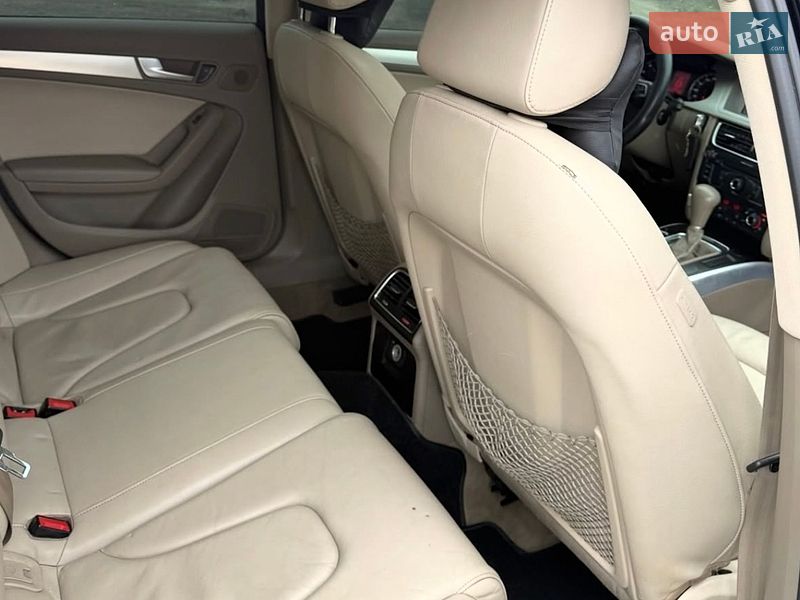 Седан Audi A4 2012 в Днепре