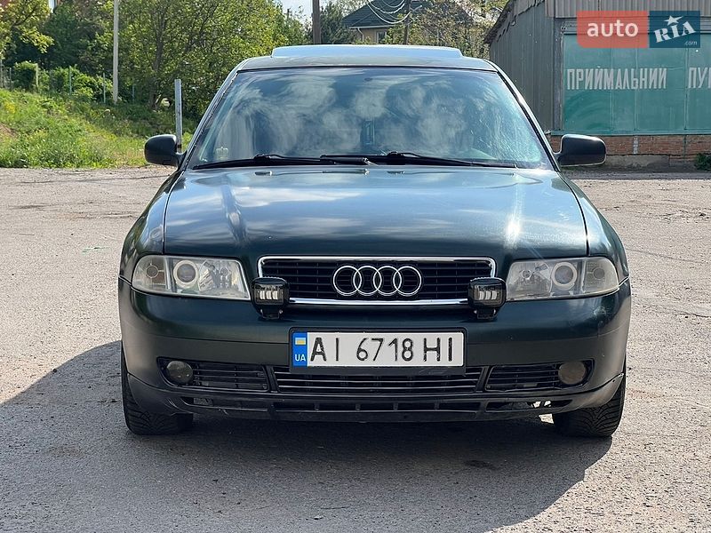 Седан Audi A4 1995 в Виннице