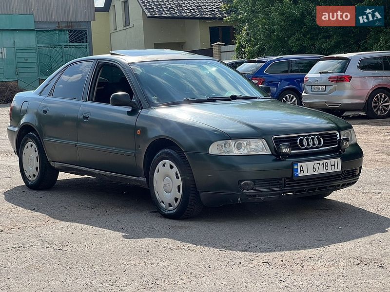 Седан Audi A4 1995 в Виннице