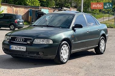 Седан Audi A4 1995 в Виннице