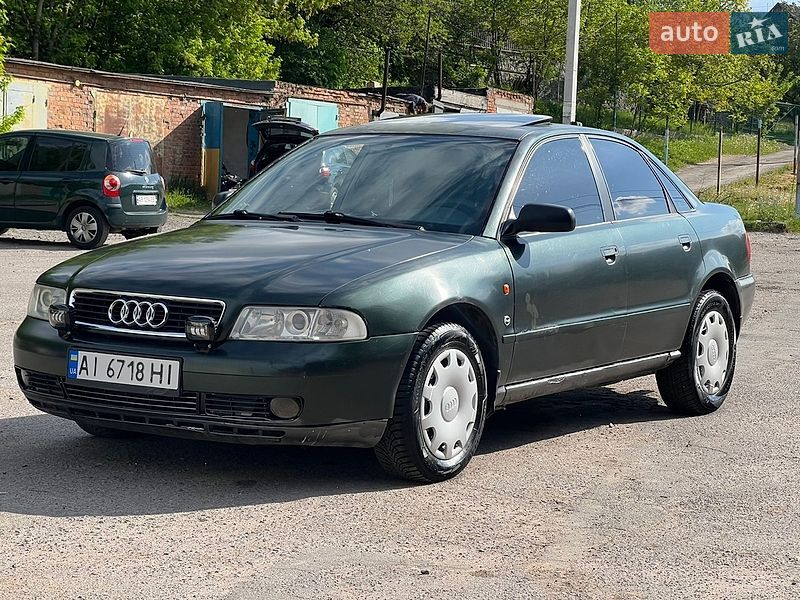 Седан Audi A4 1995 в Виннице