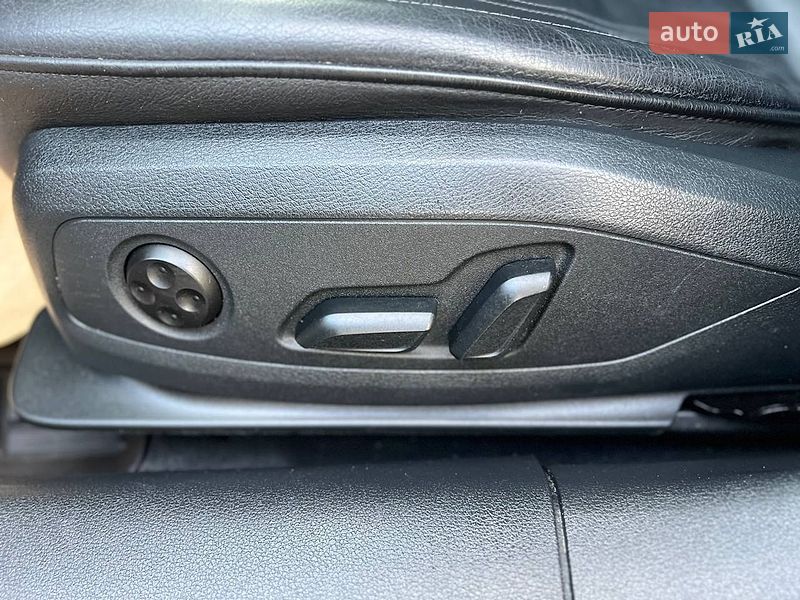 Седан Audi A4 2017 в Хмельницком