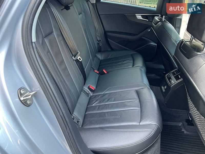 Седан Audi A4 2017 в Хмельницком