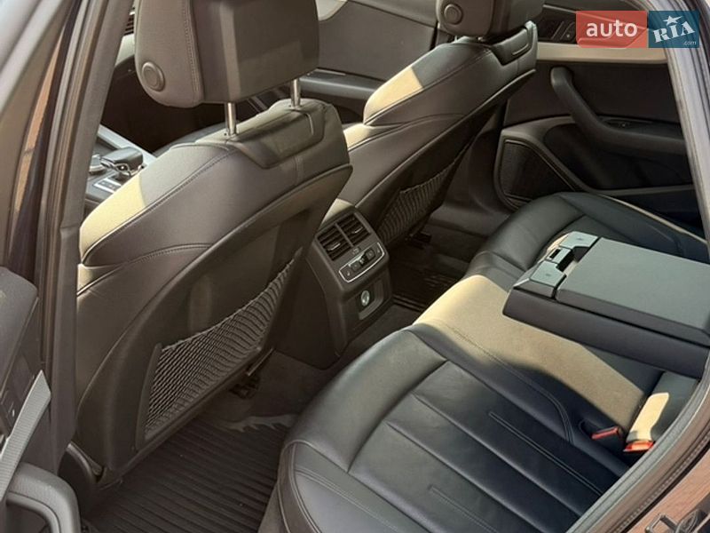 Седан Audi A4 2018 в Ивано-Франковске