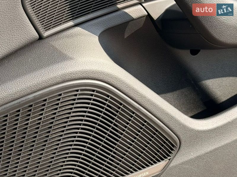 Седан Audi A4 2018 в Ивано-Франковске