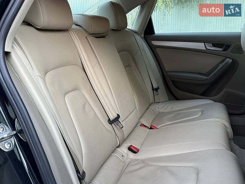 Седан Audi A4 2010 в Полтаве