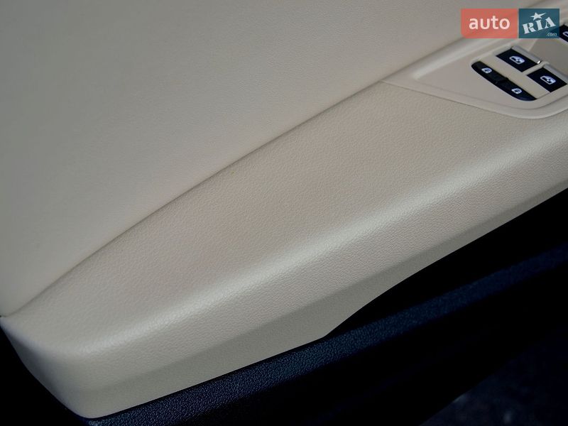 Седан Audi A4 2023 в Киеве