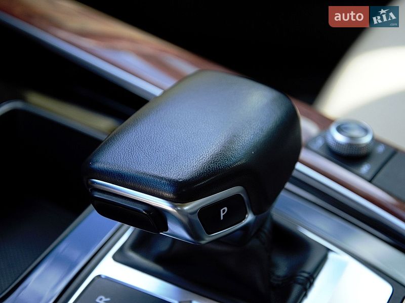 Седан Audi A4 2023 в Киеве