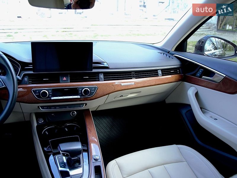 Седан Audi A4 2023 в Киеве