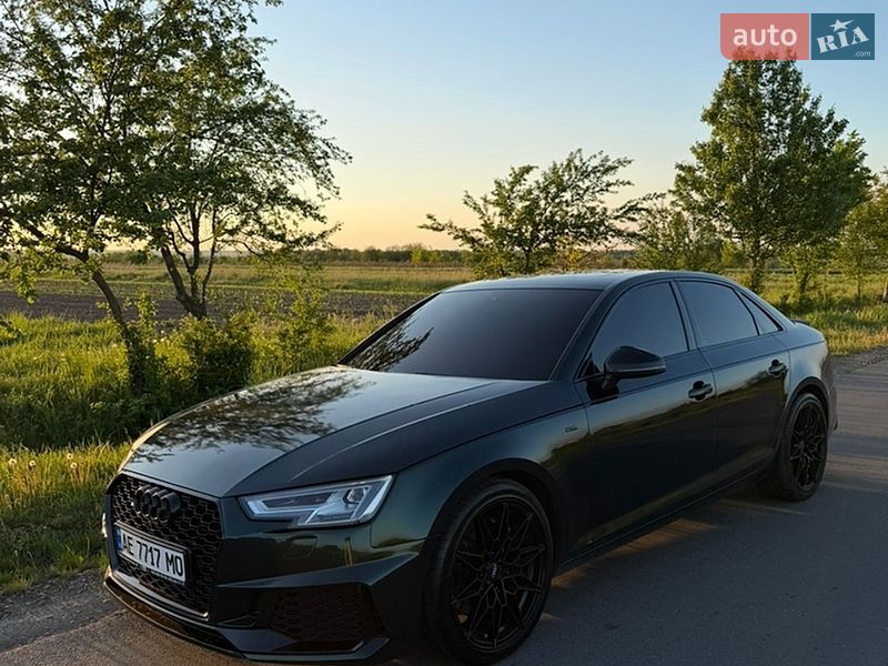 Седан Audi A4 2016 в Ивано-Франковске